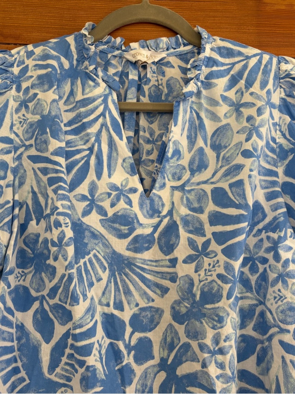 Crown & Ivy Blue White Floral Cotton Crochet Ruffle Puff Sleeve Top M - Picture 2 of 6